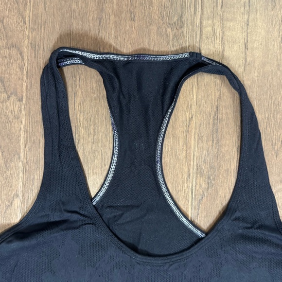 Lululemon Black Lace-Effect Tank Top - Picture 5 of 7